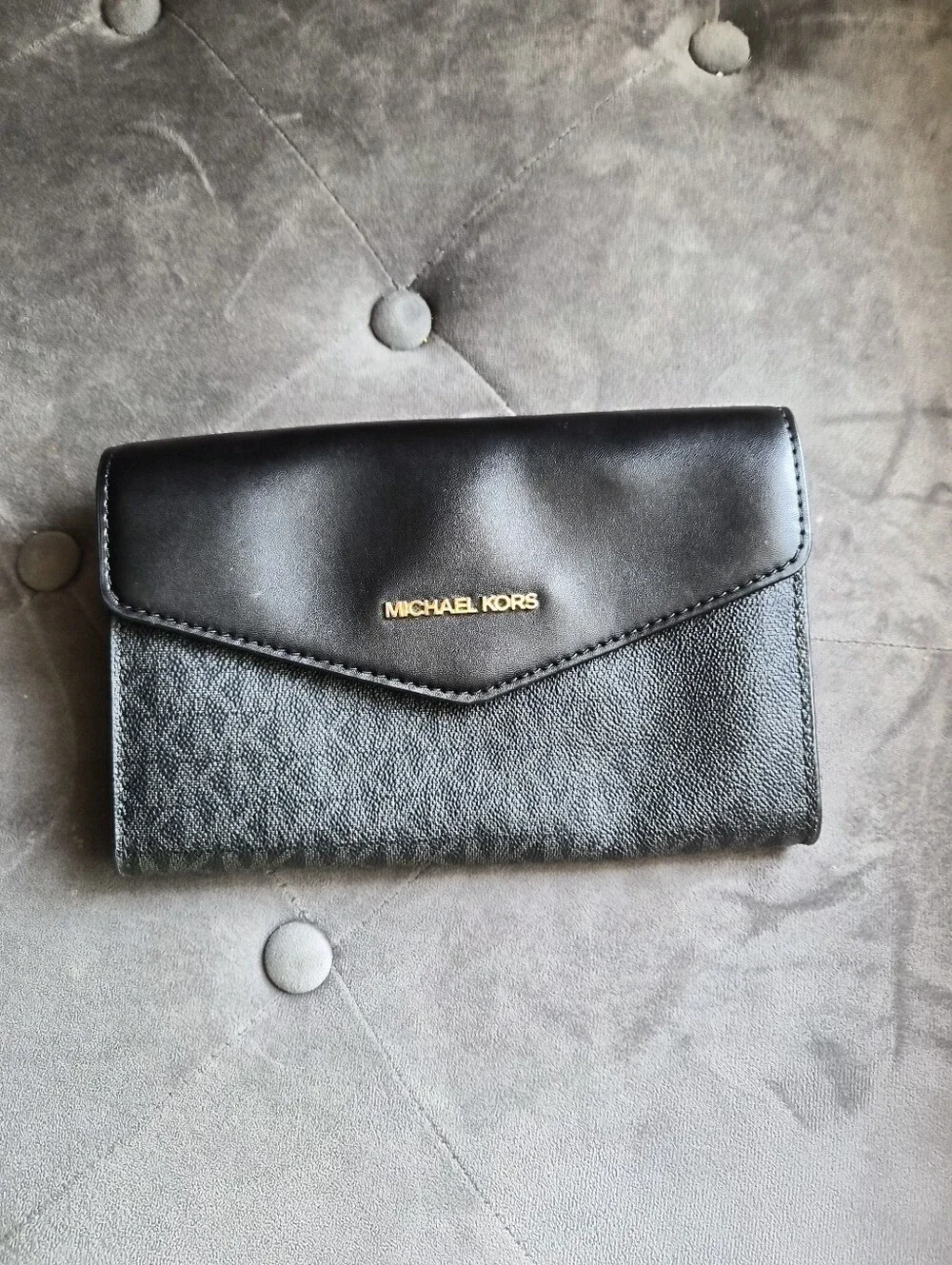Michael Kors sleek envelope